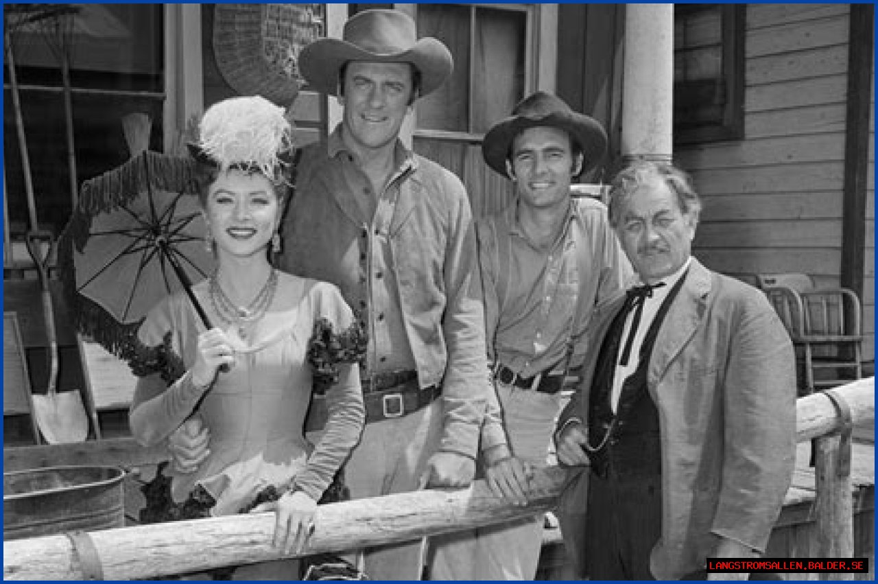 Did James Arness and Dennis Weaver get along?